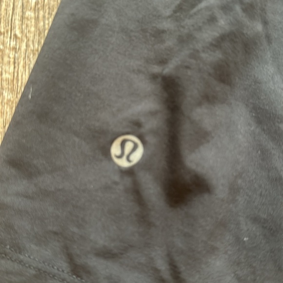 Black men’s Lululemon shorts - Picture 3 of 3